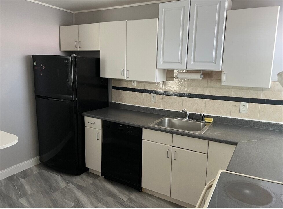 381 Summer St in Lynn, MA - Building Photo