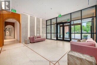 560-560 Rideau St in Ottawa, ON - Building Photo - Building Photo