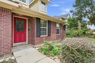 2319 Falcon Knoll Ln in Katy, TX - Foto de edificio - Building Photo