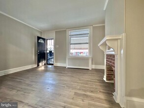 934 N Fallon St in Philadelphia, PA - Building Photo - Building Photo