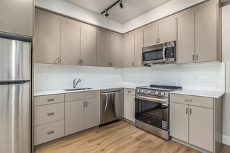 Luka Apartments in Garden City, ID - Foto de edificio - Building Photo