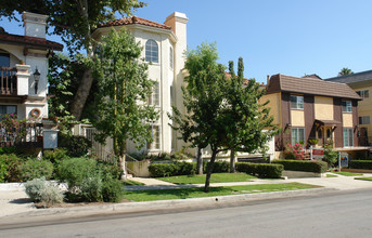 626 E Palm Ave in Burbank, CA - Building Photo - Building Photo