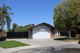 3821 Rainier Ct in Bakersfield, CA - Building Photo