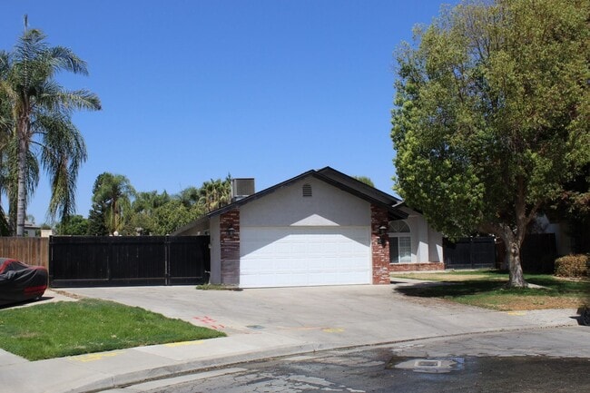 property at 3821 Rainier Ct