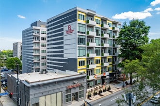 Byron on Peachtree in Atlanta, GA - Foto de edificio - Building Photo