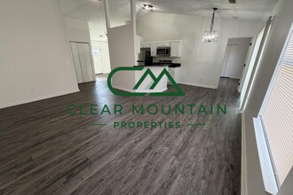 2 Swamp Fire Ct in Greenville, SC - Building Photo - Building Photo