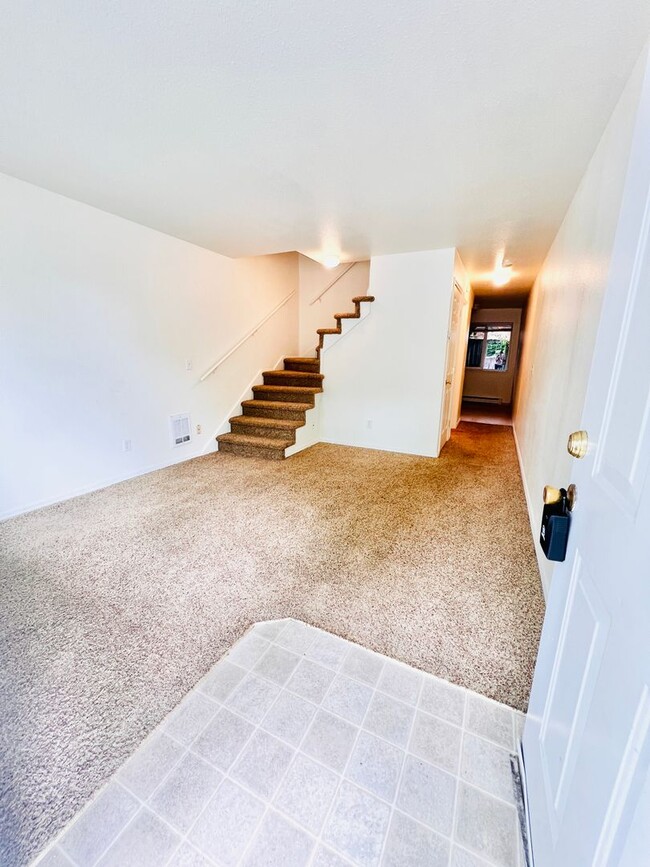 Madison Terrace Townhomes in Auburn, WA - Building Photo - Interior Photo