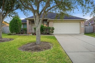 5755 Lightstone Ln in League City, TX - Building Photo