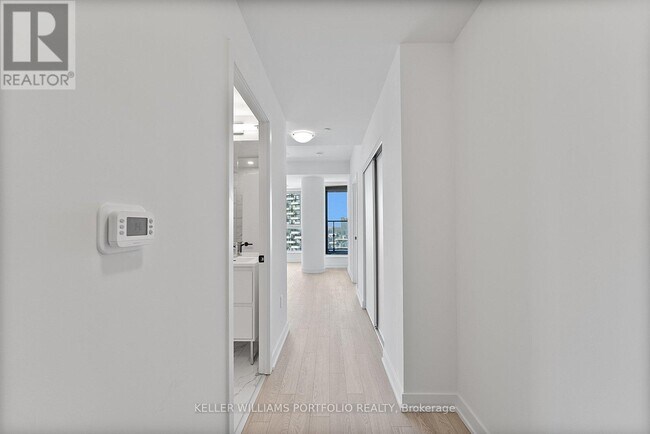 1 Quarrington Lane in North York, ON - Building Photo - Building Photo