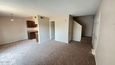 5902 W Golden Ln in Glendale, AZ - Building Photo - Building Photo