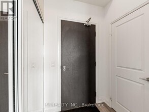 7900 Bathurst St in Vaughan, ON - Building Photo - Building Photo
