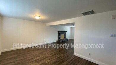 7701 Timbercrest Dr in Dayton, OH - Building Photo - Building Photo