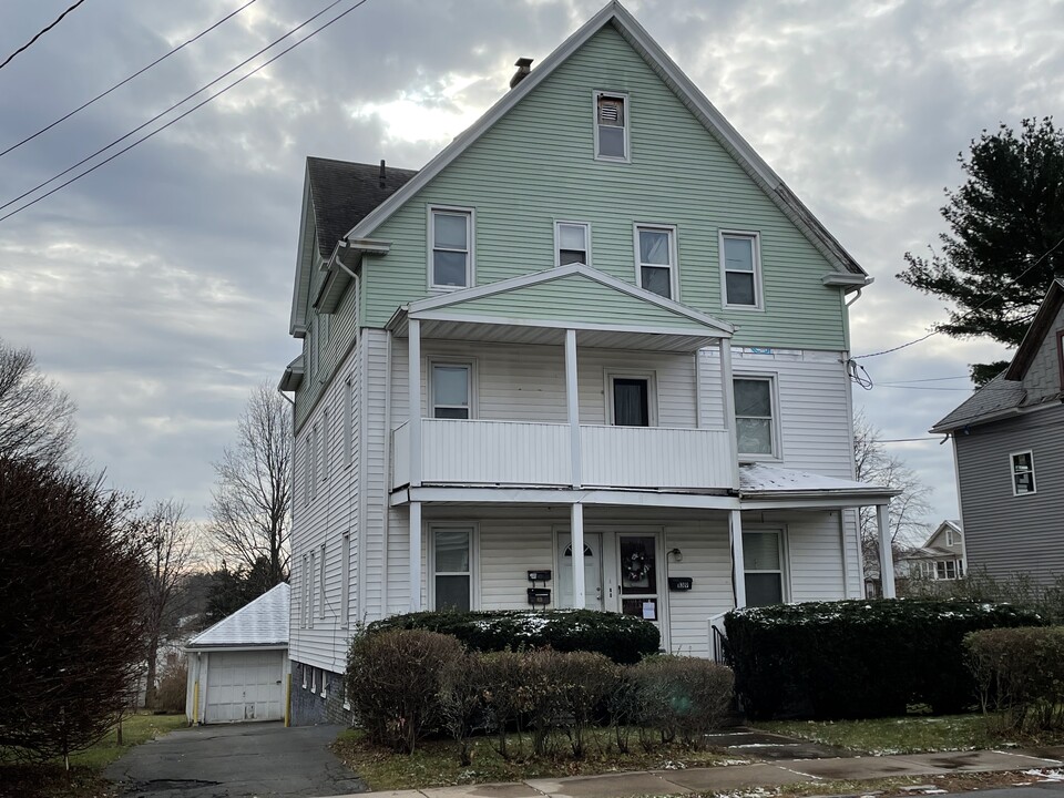 139-141 Jubilee St in New Britain, CT - Building Photo