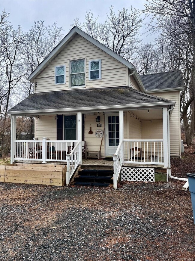 property at 16 Yoeman Ln