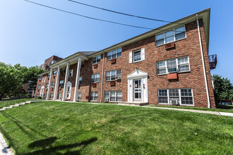 Aberdeen Arms Apartments in Elizabeth, NJ - Building Photo - Building Photo