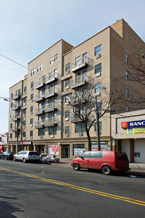 3538 Junction Blvd in Jackson Heights, NY - Building Photo