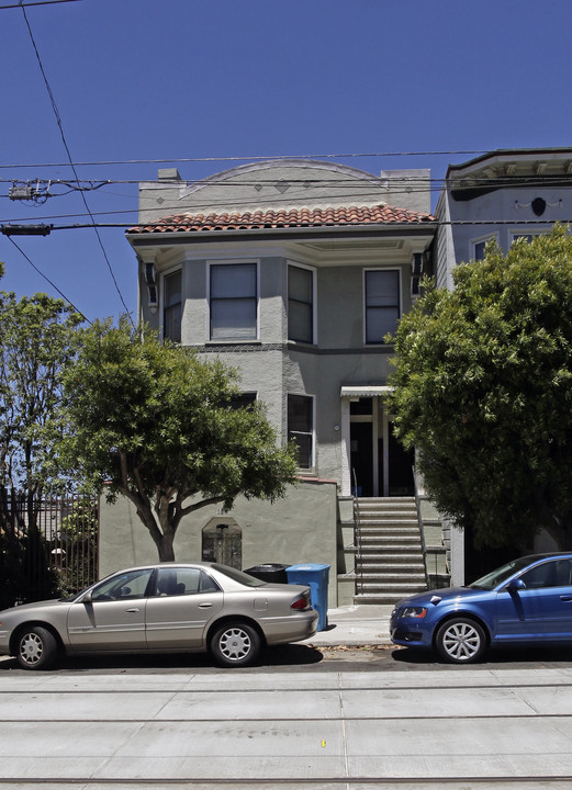 182-184 Carl St in San Francisco, CA - Foto de edificio