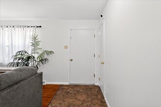 354 Burncoate Dr in St. Louis, MO - Building Photo - Building Photo