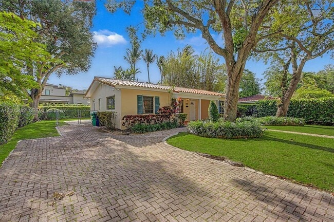 8115 SW 63rd Pl in Miami, FL - Building Photo - Building Photo