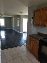 19 Circular Ave, Unit 19 in Pittsfield, MA - Foto de edificio - Building Photo
