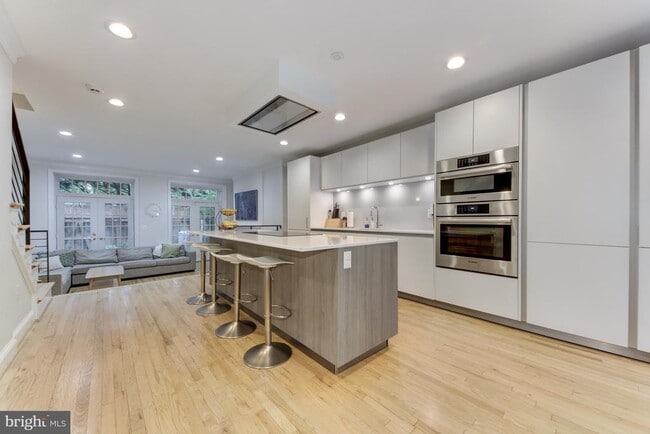 property at 4306 Westover Pl NW
