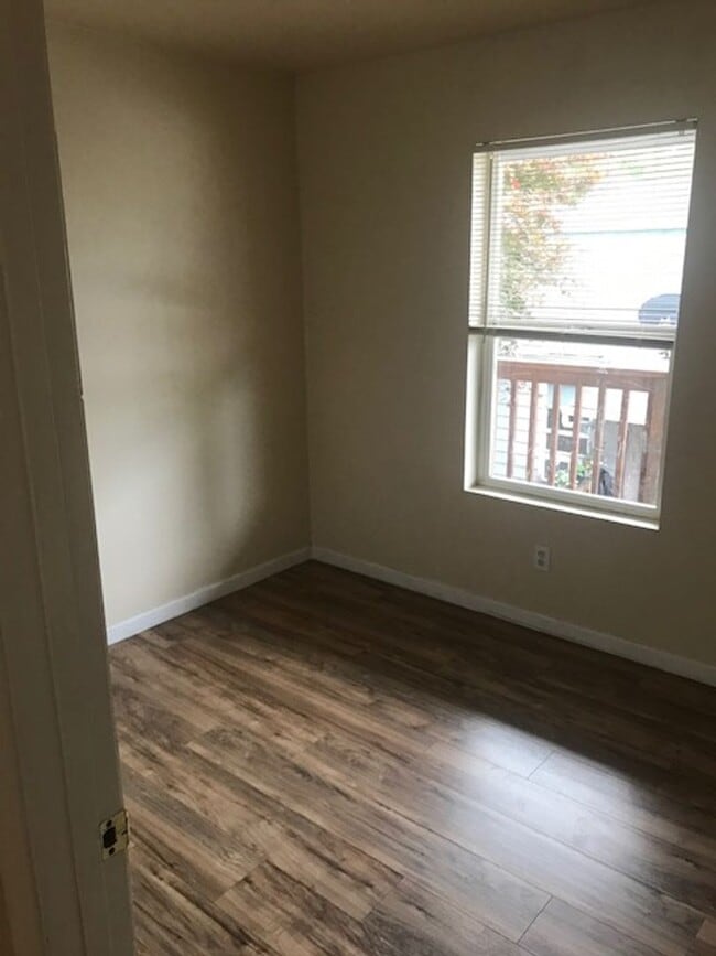 231 Oregon Wy in Longview, WA - Building Photo - Building Photo