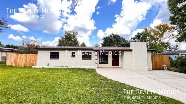 15 E Nightingale St in Apopka, FL - Building Photo - Building Photo