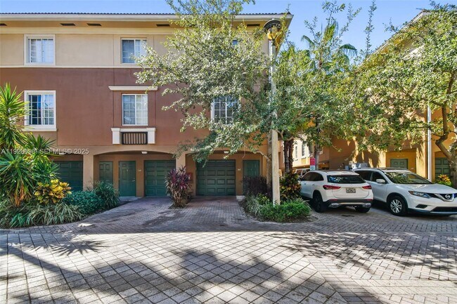 2945 NE 185th St in Aventura, FL - Building Photo - Building Photo