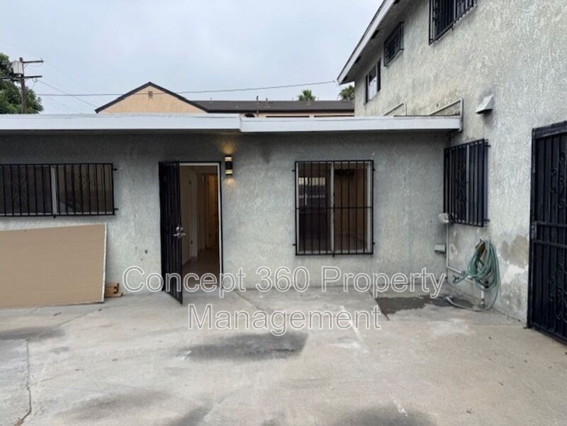 1019 Martin Luther King Jr Ave in Long Beach, CA - Building Photo