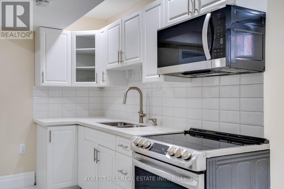 51 Foxwell St in Toronto, ON - Building Photo