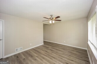 8904 Channing Dr in Jonesboro, GA - Building Photo - Building Photo