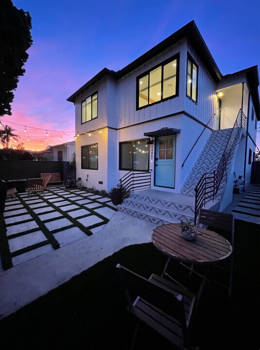 13051 Venice Blvd in Los Angeles, CA - Building Photo