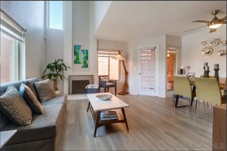 623 Beyer Way in San Diego, CA - Building Photo - Building Photo