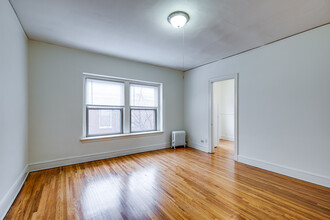 2633/35 Girard Ave S in Minneapolis, MN - Building Photo - Interior Photo