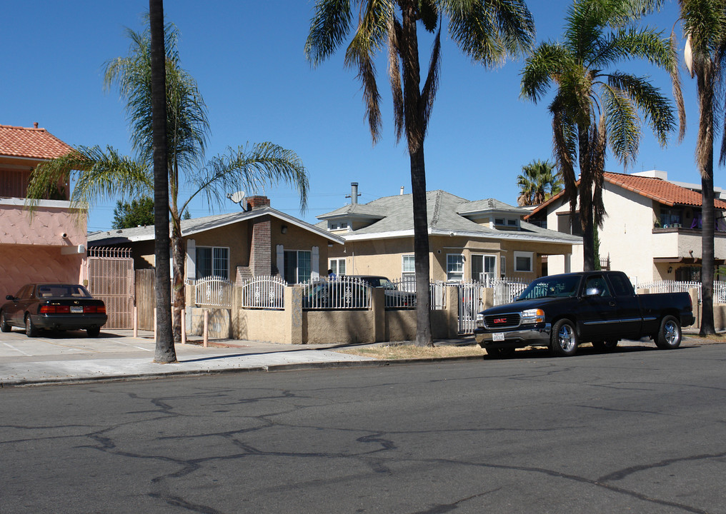 4062-4072 Van Dyke Ave in San Diego, CA - Building Photo