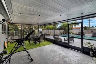 530 NW 39th St in Oakland Park, FL - Building Photo - Building Photo