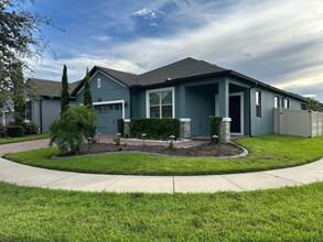 5350 Costa Del Sol Dr in St. Cloud, FL - Foto de edificio - Building Photo