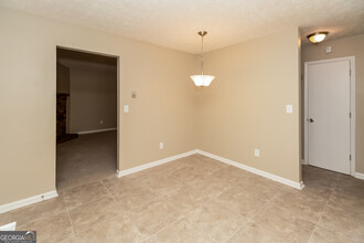 1102 Greendale Ln in Jonesboro, GA - Building Photo - Building Photo