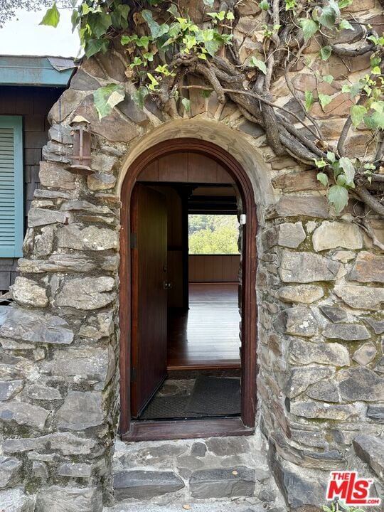 property at 713 Robinson Rd