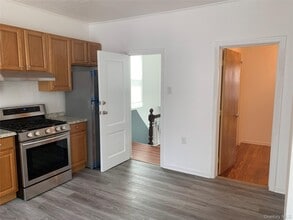 60-24 56th Rd in Queens, NY - Building Photo - Building Photo