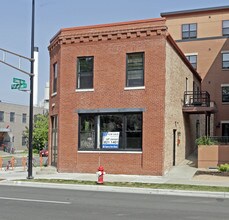 Livingston Condominiums in Madison, WI - Foto de edificio - Building Photo