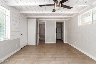 3027 N 37th St in Phoenix, AZ - Building Photo - Building Photo