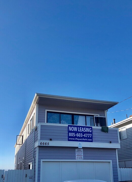 6665 Del Playa Dr in Isla Vista, CA - Building Photo