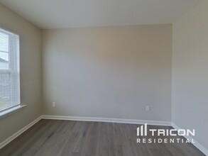 827 Oakshire Cir in Charlotte, NC - Building Photo - Building Photo
