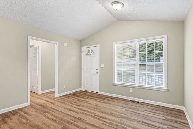 2015 Rath St in Greensboro, NC - Building Photo - Building Photo