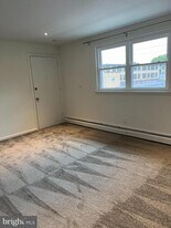 1 E Rodgers St in Ridley Park, PA - Building Photo