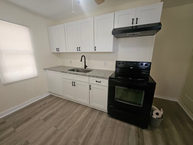 7009 Old Middleburg Rd S, Unit 7009