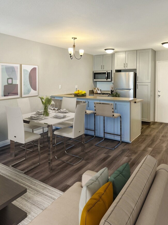 Windward Village Apartments in Venice, CA - Building Photo - Building Photo