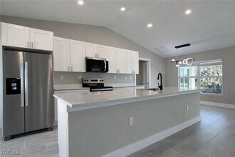 3339 NE 13th Ave in Cape Coral, FL - Building Photo - Building Photo