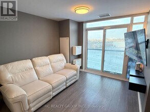 225 Village Green Square in Toronto, ON - Building Photo - Building Photo